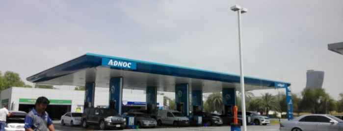 ADNOC is one of Alyaさんのお気に入りスポット.