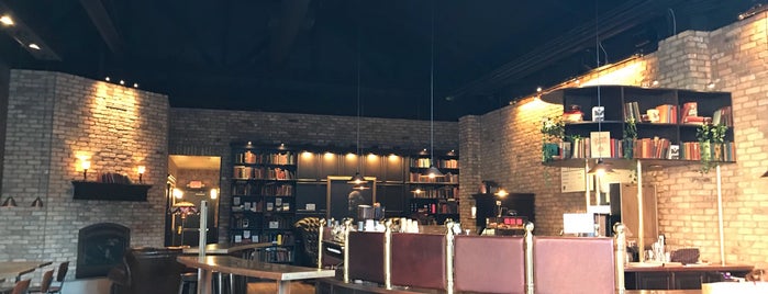 Black Rock Coffee Bar is one of Lugares favoritos de Freeman.