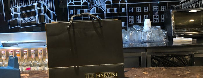 The Harvest Patissier & Chocolatier is one of Remy Irwanさんのお気に入りスポット.