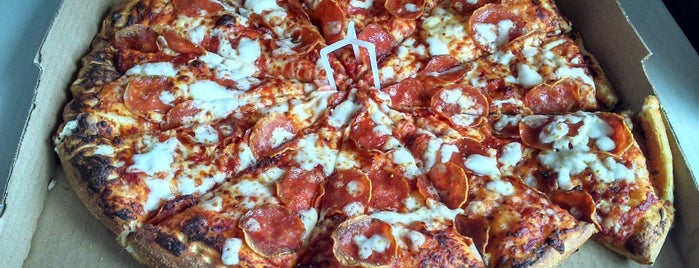 Pizza Hut is one of Lugares favoritos de Jay C' 🏉.