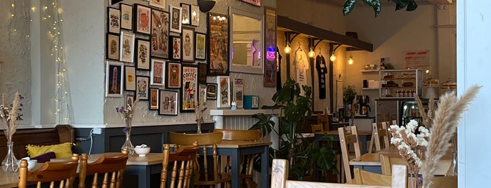 Burridge's Cafe Tea Rooms is one of Torquay.