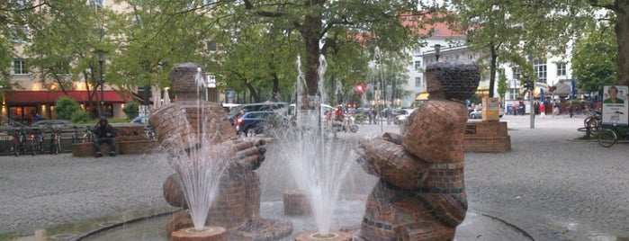 Rotkreuzplatz is one of Lugares favoritos de Alex.