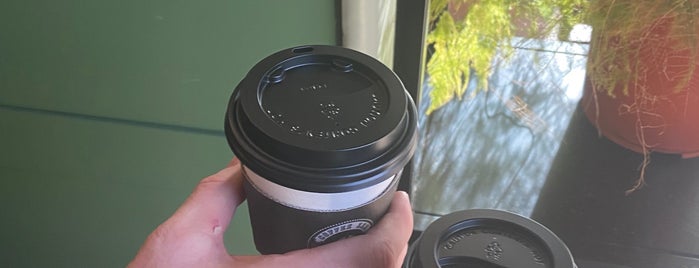 Coffee Zee is one of Henry : понравившиеся места.