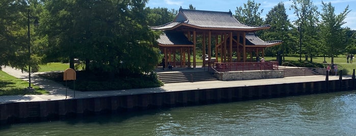 Ping Tom Park Memorial Fieldhouse is one of training facilities.