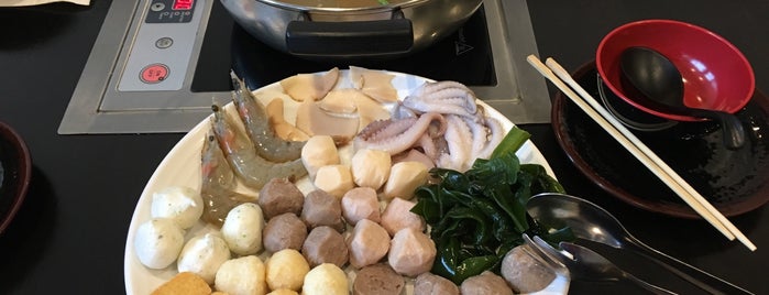 Seafood Hot Pot is one of Chicago To Do.