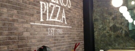 Güero's Pizza is one of Monika's Saved Places.