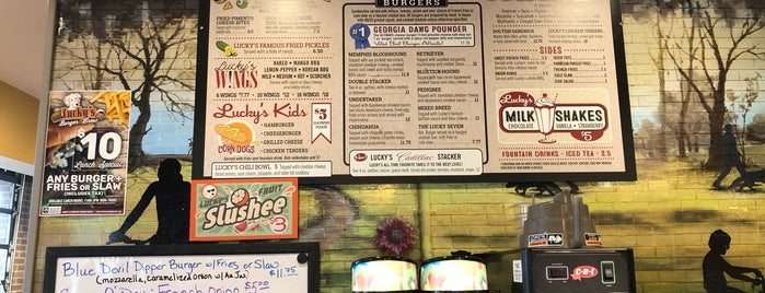 Lucky’s Burger And Brew is one of ATL spots drink.