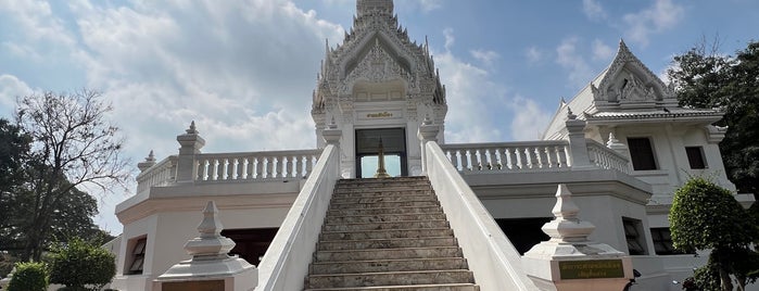 Phra Nakhon Si Ayutthaya City Pillar Shrine is one of อยุธยา สุพรรณบุรี.