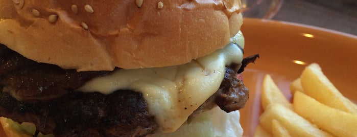 マンチーズ is one of Burger Joints in Tokyo.