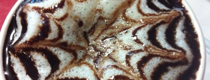 Cups Coffee Gambetta is one of สถานที่ที่ Tiffany ถูกใจ.