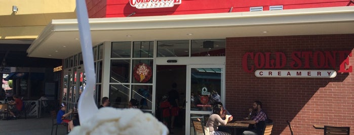 Cold Stone Creamery is one of Lieux qui ont plu à Ross.