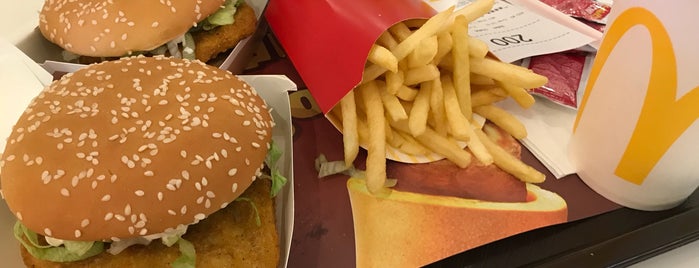 McDonald's is one of Locais curtidos por Heinie Brian.