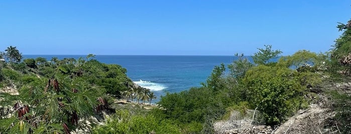 Playa Coral is one of Puerto 🎈.