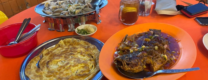 Jeti Kuala Selangor Seafood Restaurant is one of Orte, die Kern gefallen.