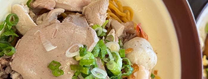 Kim Kee Noodle House is one of LA Chinese food.