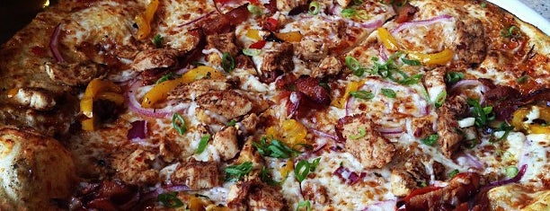 California Pizza Kitchen is one of Kristen : понравившиеся места.