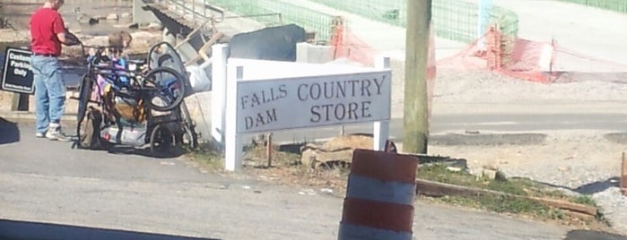 Falls Dam Country Store is one of สถานที่ที่บันทึกไว้ของ J.