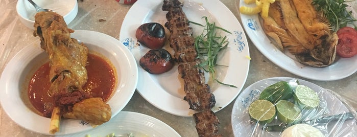 Pesar Khaleh Restaurant | رستوران پسرخاله is one of Persian restaurants.