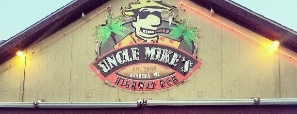 Uncle Mike's Highway Pub is one of Locais curtidos por Juan.