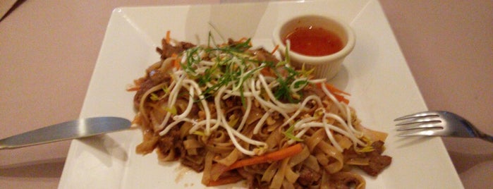 Minh's Cuisine is one of Locais curtidos por Carl.