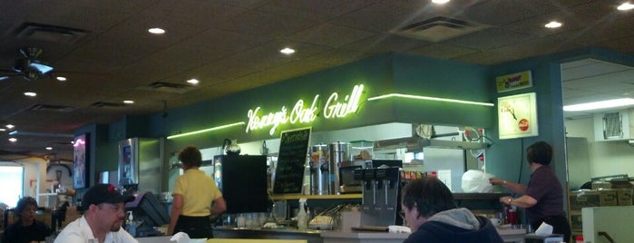 Kenny's Oak Grill is one of S. 님이 좋아한 장소.