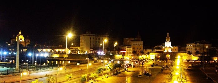 Quiebra Canto is one of noche en cartagena.