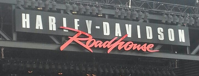 Harley Davidson Roadhouse is one of Jim'in Beğendiği Mekanlar.