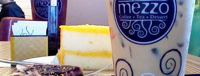 Mezzo Coffee is one of Tempat yang Disukai Weerapon.