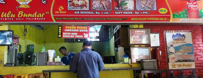 Pempek Asli Palembang "Ulu Bundar" is one of kuliner.