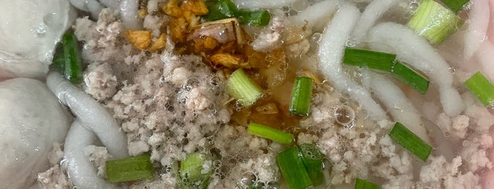 ก๋วยเตี๋ยวลูกชิ้นปลา เจ๊ปุ๊ย is one of Kimmie: сохраненные места.