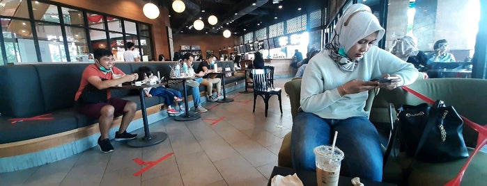 Starbucks is one of Orte, die Meidy gefallen.