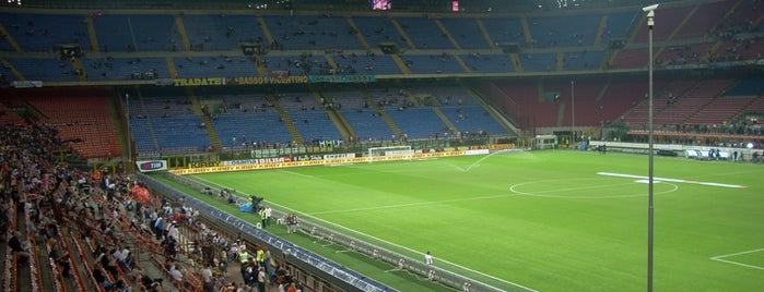 Stadio San Siro "Giuseppe Meazza" is one of Daniele'nin Beğendiği Mekanlar.