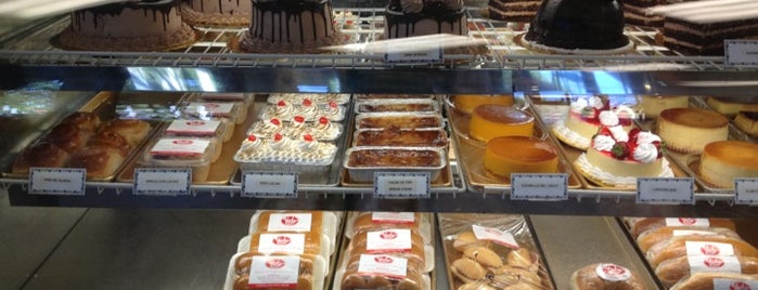 Vicky Bakery is one of Kimmie's Saved Places.