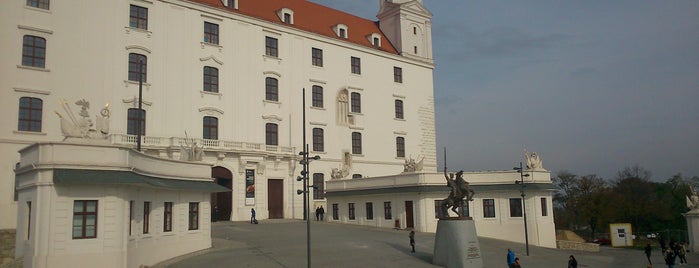 Bratislavský hrad is one of Tempat yang Disukai Damianos.