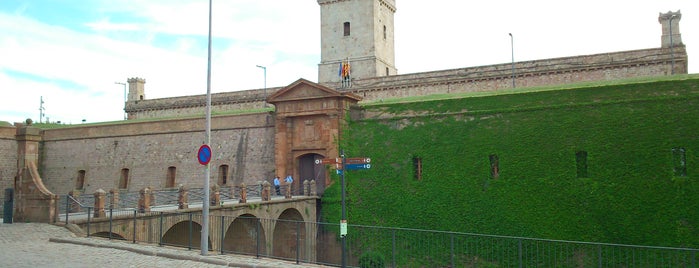 Castillo de Montjuic is one of Lugares favoritos de Damianos.