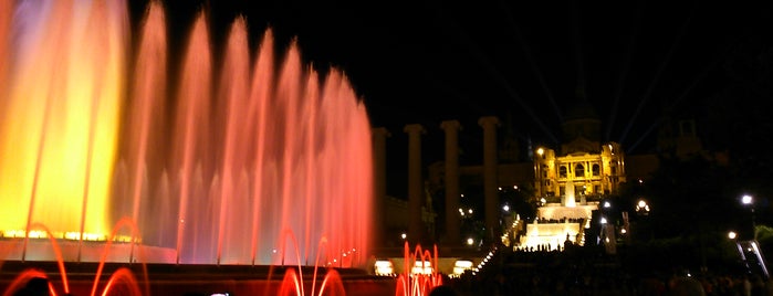 Волшебный фонтан Монжуика is one of Damianos : понравившиеся места.