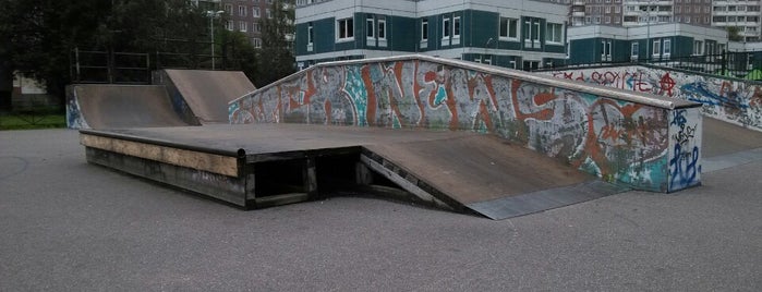 Blading spots and skateparks in Saint-Petersburg