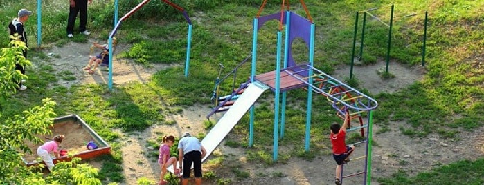 Дитячий ігровий майданчик is one of Староміський район.