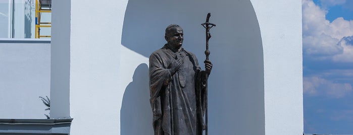 Пам'ятник Папі Римському Івану Павлу ІІ is one of Вінниця / Vinnytsia.