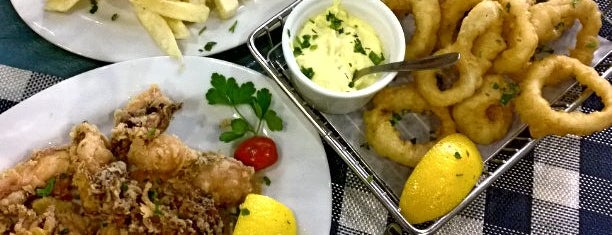 Chipper Seafood is one of Tempat yang Disukai Melina.