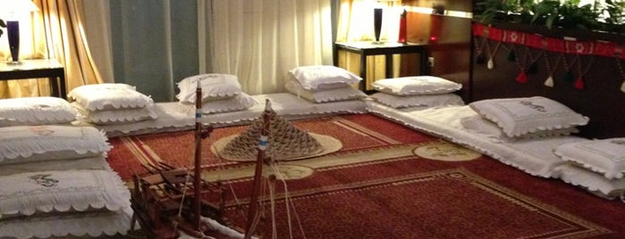 Al Manzel Hotel Apartments is one of Mohamed : понравившиеся места.