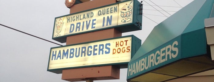 Highland Queen Drive-In Ice Cream is one of Tempat yang Disukai Julia.