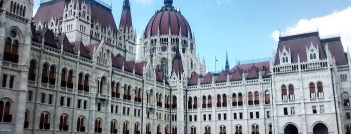 Parlamento di Budapest is one of Hungary.