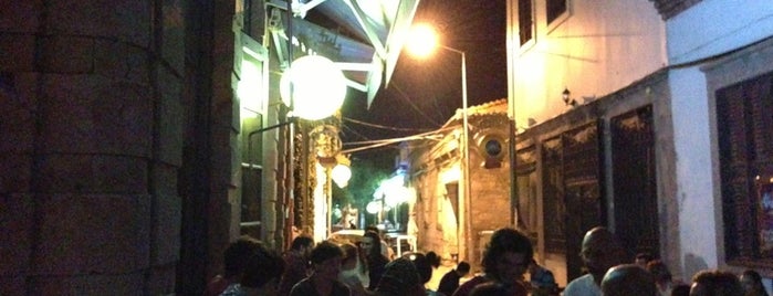 Bardak Bar is one of Posti che sono piaciuti a Pınar.