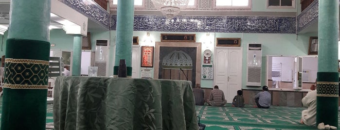 Mosquée El-Ferdaws Riadh Andalous is one of Mosquée.