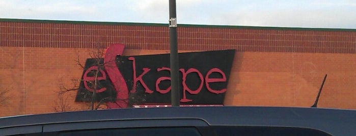 eSkape Entertainment Center is one of Official Blackhawks Bars.