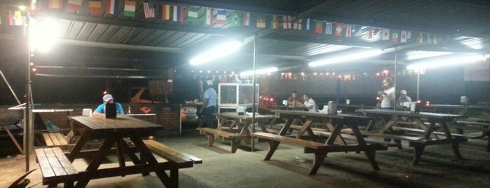 Restaurante Los Arrieros is one of Asados Carne BBQ.