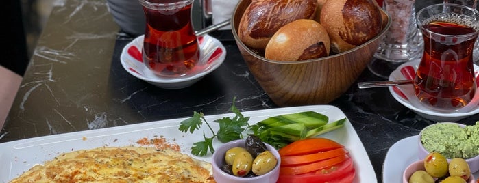 Cafe De Dora is one of Karadeniz mekanları.