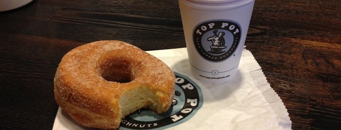 Top Pot Doughnuts is one of Matt'ın Beğendiği Mekanlar.