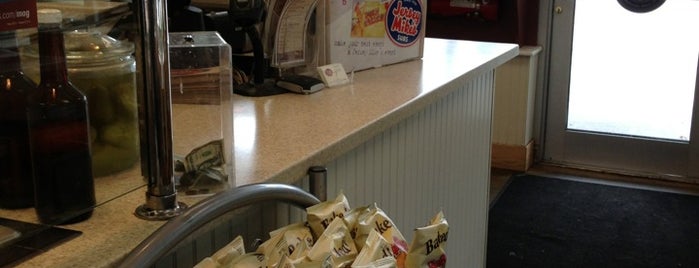 Jersey Mike's Subs is one of Lugares favoritos de Ted.